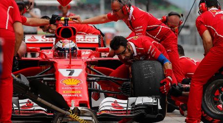 Raikkonen debió regresar al garaje, y renunciar a la disputa del Gran Premio de Malasia. EFE I. Malaysia