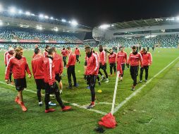 Preparación. Futbolistas suizos durante una sesión de entrenamientos en Windsor Park. EFE