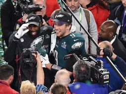 La programación en horario estelar al inicio de la temporada, y la controversia sobre los jugadores que se arrodillaron durante el himno nacional pudieron haber influido en la audiencia.  AFP/ A. Weiss