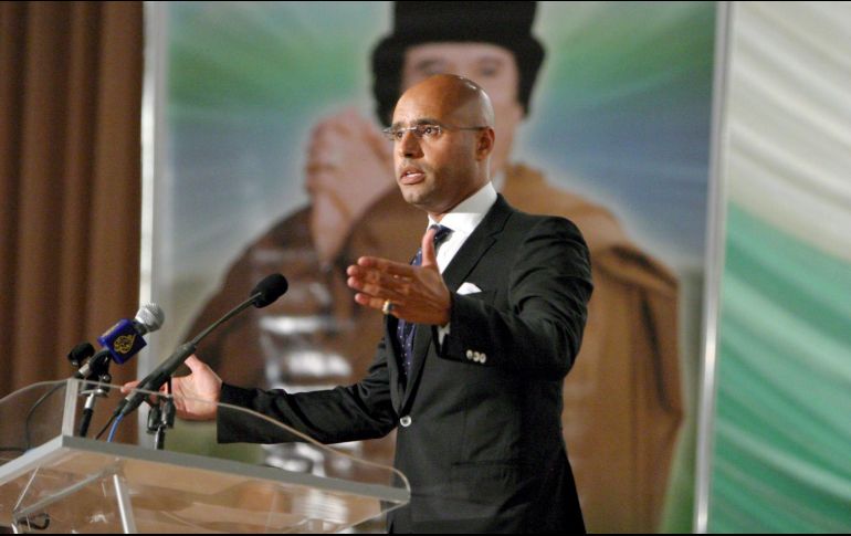 Licenciado en la Escuela de Economía de Londres, Seif el Islam es un posible sucesor conectado en Reino Unido e Italia que trataba de sostener el intento de la reconciliación de su padre con la comunidad internacional. EFE / ARCHIVO