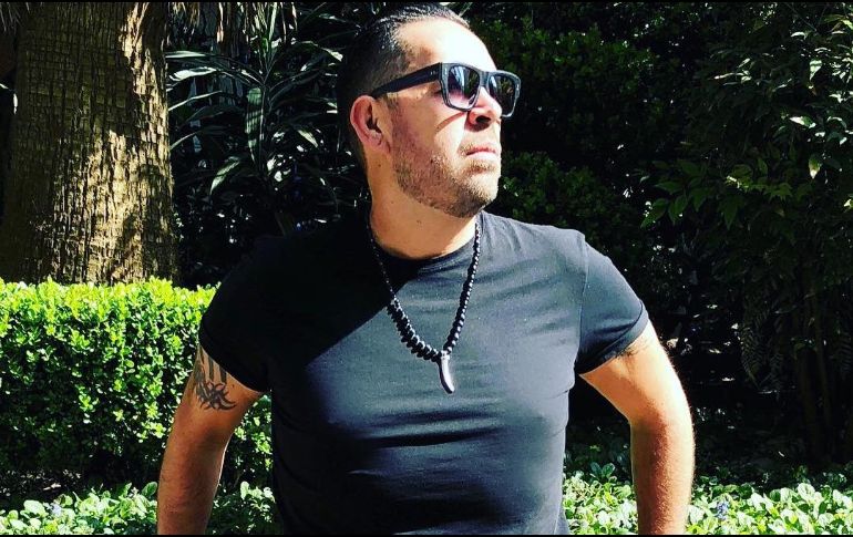 D'Alessio mostró las heridas en su rostro e indicó que se rompió el hueso debajo del dedo meñique. INSTAGRAM / jorgedalessio