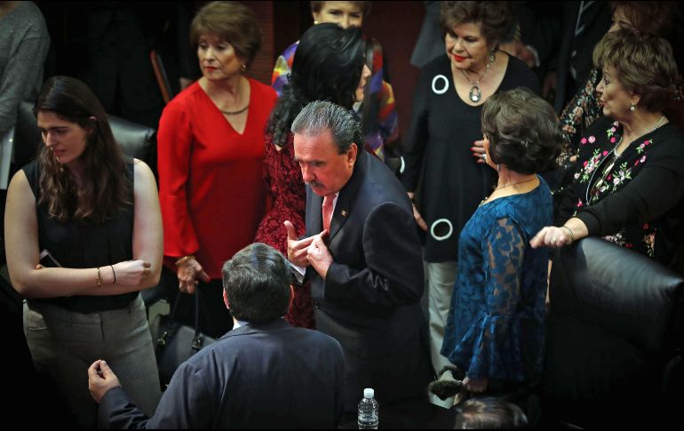 El coordinador del PRI, Emilio Gamboa, consideró que se equivocan quienes afirman que la Cámara alta no trabajó y no benefició a la población. SUN / ARCHIVO