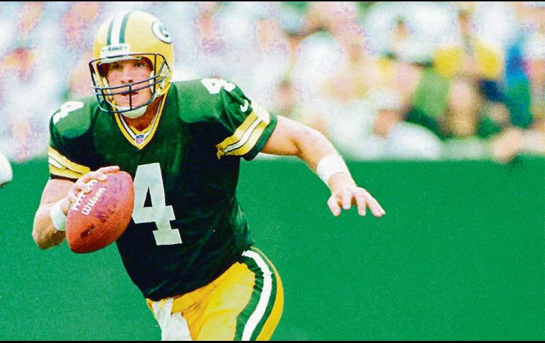 Conflicto. A mediados de los noventa, Brett Favre fue tres veces MVP de la NFL. AFP