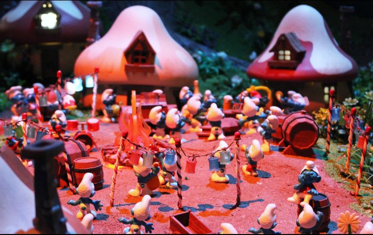 Para celebrar los 60 años de su creación, los pitufos instalaron su pueblo en Bruselas en donde se invita al público a visitarlo. NTX / M. Bizzotto