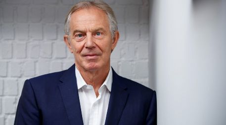 Blair mostró compasión para con Theresa May, de quien dijo que tiene 