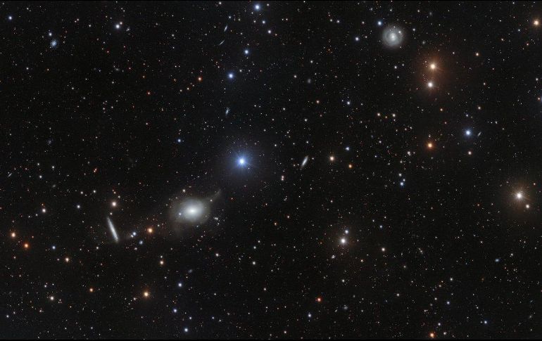 La instantánea pudo retratar estrellas de la Vía Láctea, como la HD 114746, cerca del centro de la imagen. TWITTER / @ESO