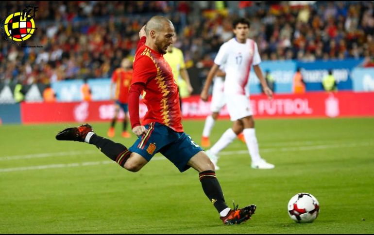 ''Me voy feliz por todo lo conseguido. He vivido y he soñado con un equipo que será recordado siempre'', dice el futbolista. ESPECIAL / sefutbol.com