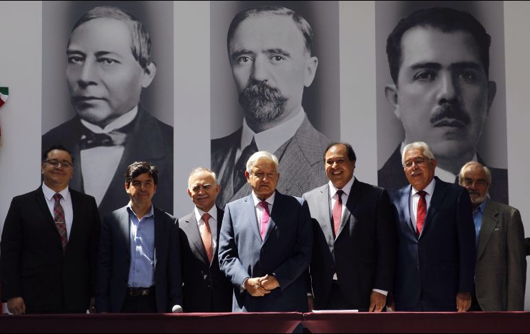 Además, desde su casa de transición, el presidente electo dice que Alejandro Esquer Verdugo será su secretario particular en la Presidencia de la República. EFE / S. Gutiérrez