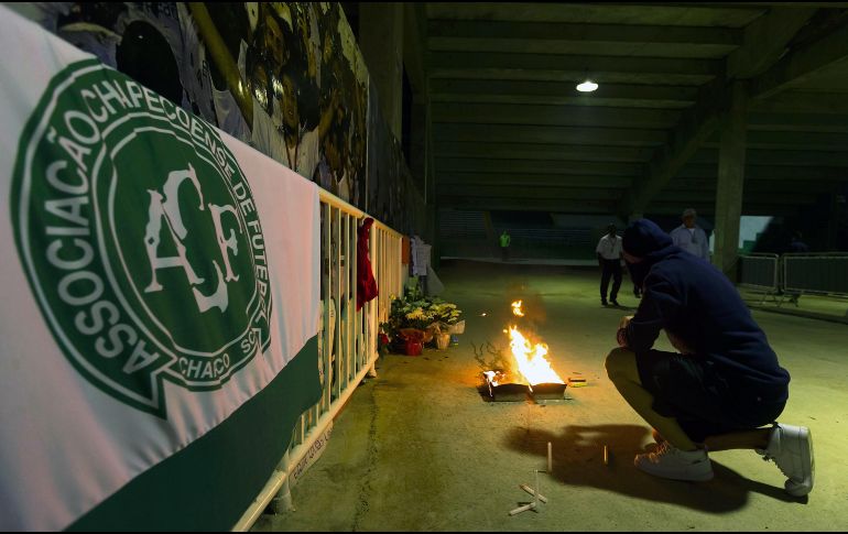 El 28 de noviembre de 2016 un avión transportaba al equipo brasileño, dirigentes y periodistas, cuando se estrelló cerca de Medellín, Colombia; el hecho dejó 71 muertos y seis sobrevivientes. MEXSPORT / ARCHIVO