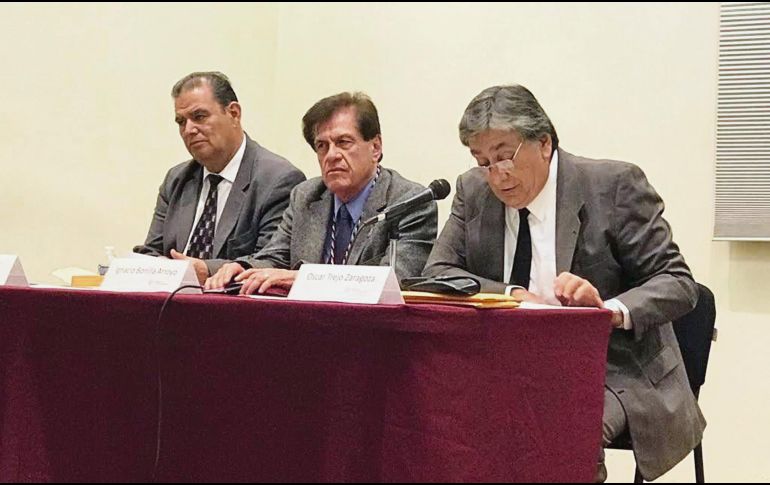 La lectura fue encabezada por Oscar Trejo Zaragoza (primero a la derecha). CORTESÍA