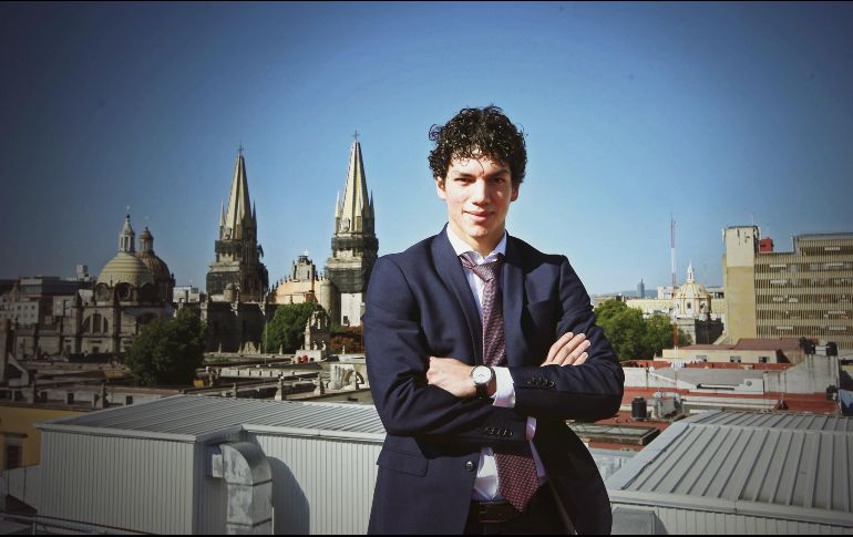 Durante la velada de hoy por la noche, le darán a Isaac Hernández una presea especial por su trayectoria artística. EL INFORMADOR / E. Barrera