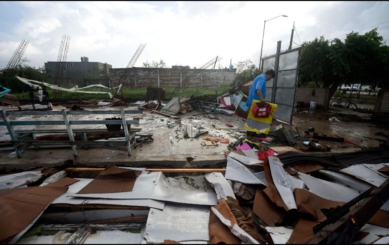 Migual Ángel Mancera recordó que existen más de 100 mil damnificados. AFP/ARCHIVO