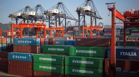 El acuerdo constituye una enorme zona de libre comercio, ya que cubre un mercado de 500 millones de personas y representa el 13 por ciento del producto interno bruto mundial. EFE / ARCHIVO