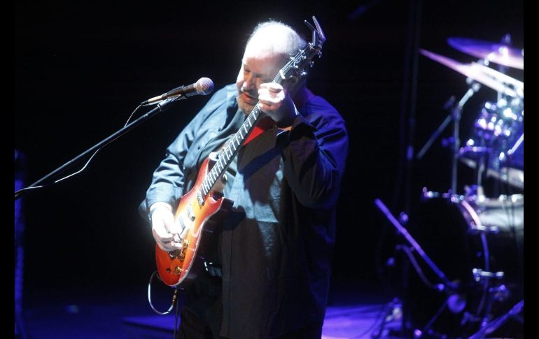 Steve Rothery muestra virtuosismo progresivo