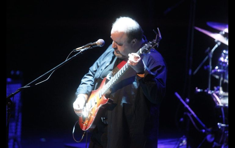 Steve Rothery muestra virtuosismo progresivo