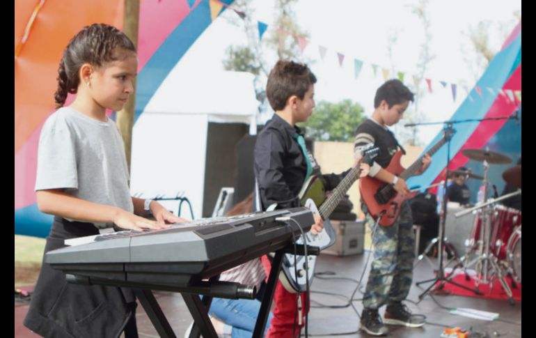 La agrupación Little House Band hizo rockear a los más pequeños. EL INFORMADOR / G. Gallo