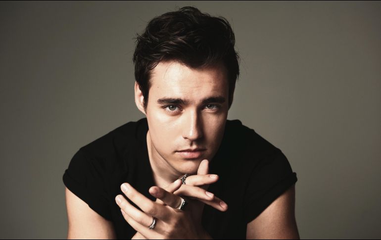 El intérprete tapatío se muestra feliz de promover su talento en casa. CORTESÍA