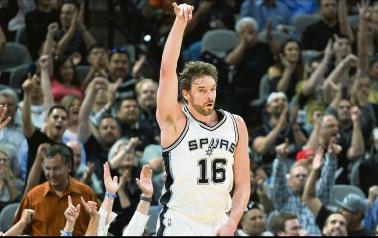 Pau Gasol será el suplente de Brook López con los Bucks. AP