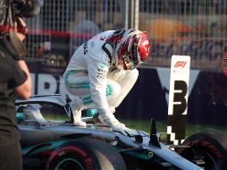 El actual monarca de la F1 celebra tras colocarse como líder en las pruebas clasificatorias del GP de Australia. AFP / A. Brendon