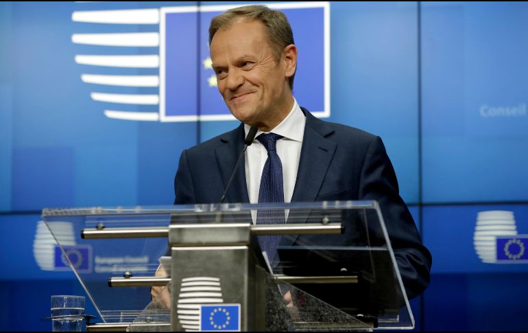 El presidente del Consejo Europeo, Donald Tusk, ofrece una rueda de prensa tras la reunión con el grupo de los Veintisiete. AP/O. Matthys