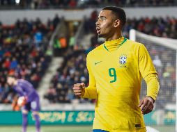 La figura. El delantero Gabriel Jesús celebra tras marcar uno de sus dos goles ayer ante la República Checa. EFE /
