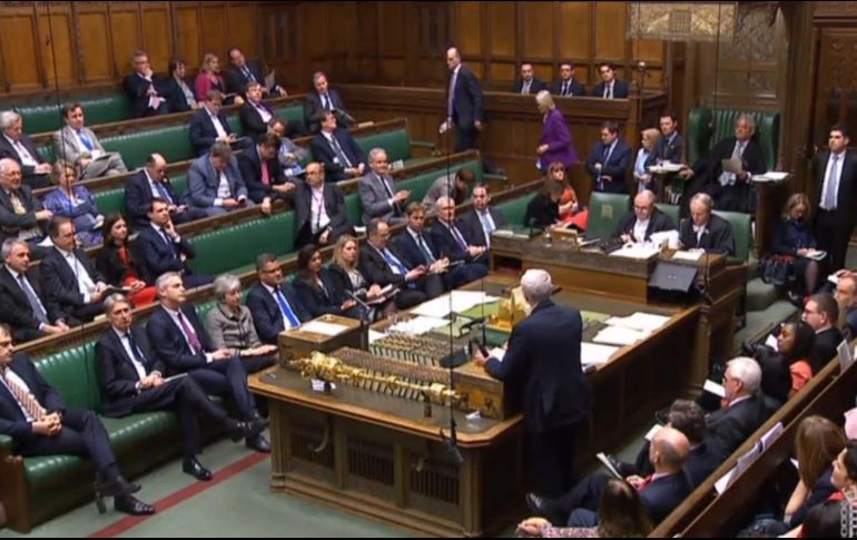 Captura de video que muestra al líder de la oposición, Jeremy Corbyn, quien habla después de que John Bercow anunciara el resultado de la votación. EFE/UNIDAD DE GRABACIÓN PARLAMENTARIA DEL REINO UNIDO