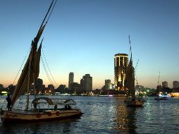 El turista se inclinó hacia atrás para tomarse la foto y resbaló debido al piso húmedo. EFE/ARCHIVO