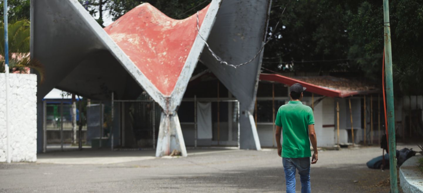 Así luce la entrada de la unidad deportiva. El Gobierno restaurará las estructuras originales del arquitecto Alejandro Zohn. EL INFORMADOR / F. Atilano