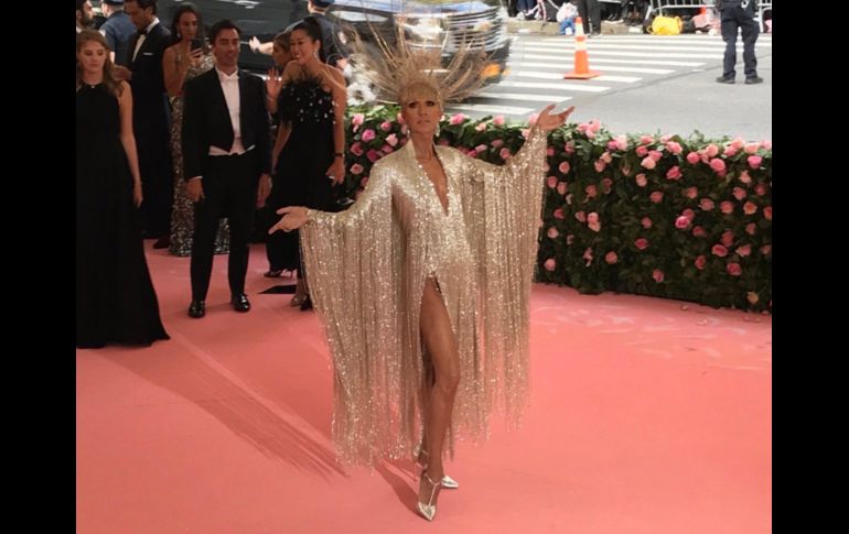 Celine Dion también participó en la gala. TWITTER / @metmuseum