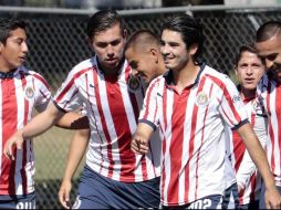 Explican que la medida ''se toma con el objetivo de consolidar en el proceso formativo'' a sus jugadores mayores de 21 años en categorías competitivas como el Ascenso MX y ligas extranjeras. ESPECIAL / chivasdecorazon.com.mx