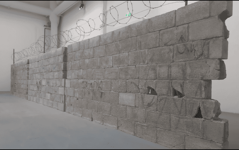 “Muro baleado”. Presentación de la artista mexicana Teresa Margolles, cuyo muro recibió el galardón de Mención Especial durante la premiación de la bienal. CORTESÍA / Pabellón de México