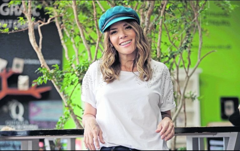 La cantante posa para esta casa editorial durante su visita a Guadalajara. EL INFORMADOR / F. Atilano