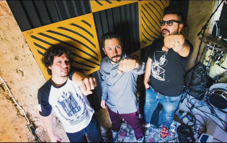La banda alista las canciones instrumentales que acompañarán al súperheroe tapatío. EL INFORMADOR