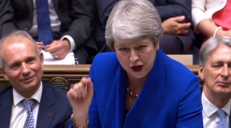 May aclara que seguirá siendo integrante del Parlamento. AFP