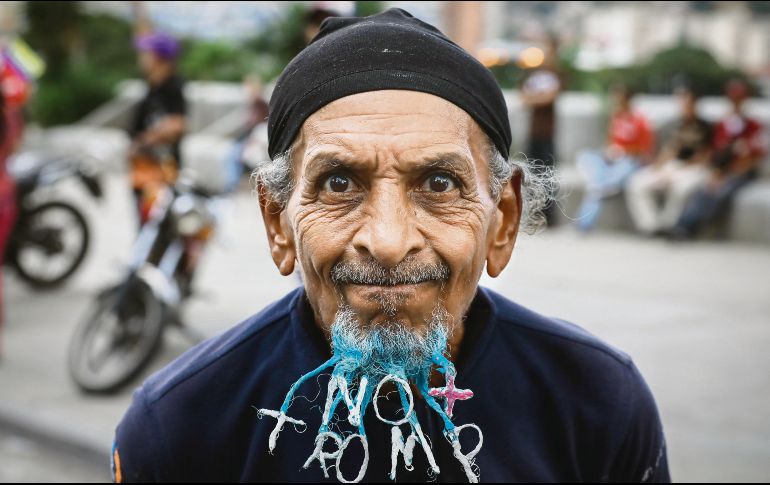 Manifestante en contra de las políticas de Trump contra Venezuela. EFE