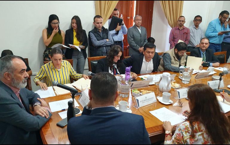 También se instruyó a la Comisión de Vigilancia agendar la comparecencia de la contralora Teresa Brito y del fiscal anticorrupción, Gerardo de la Cruz. EL INFORMADOR / R. Rivas