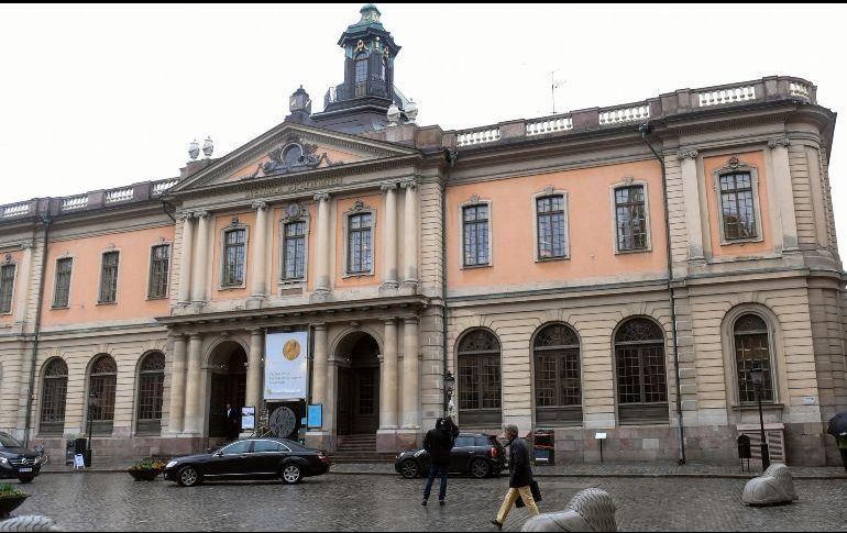 La Academia Sueca trajo a cinco miembros externos para que le ayudarán a otorgar los dos premios de Literatura este año. Al mismo tiempo, despidió a todas aquellas personas involucradas en el escándalo. ESPECIAL / svenskaakademien.se