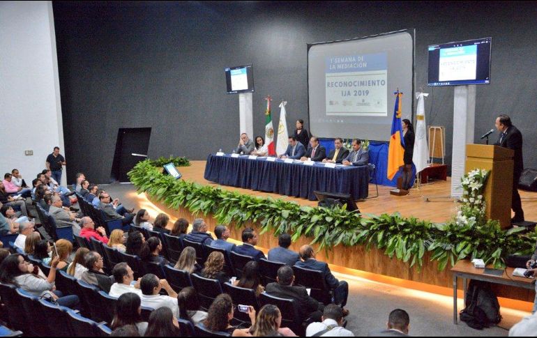 Guillermo Zepeda Lecuona  manifestó la necesidad de socializar los métodos alternos de solución de conflictos mediante campañas de difusión, descentralizar los servicios e implementar la justicia itinerante. TWITTER / @dRobles_MX