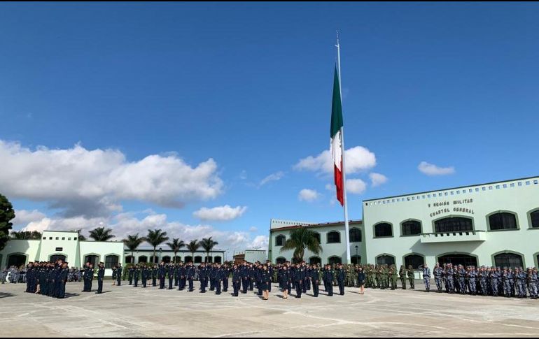 Se ortogaron ascensos y condecoraciones a los respectivos coroneles, tenientes, oficiales y capitanes. ESPECIAL