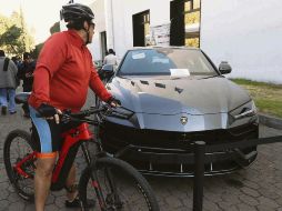 Lujo. Uno de los vehículos a la venta en Los Pinos. SUN