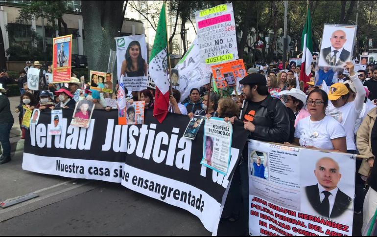 Cuando lleguen a palacio nacional, miembros del contingente entregarán las propuestas de reforma que elaboraron para alcanzar la justicia transicional.  SUN / D. Simón