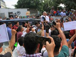 El Presidente Andrés Manuel López Obrador es recibido por habitantes del municipio La Reforma minutos antes de dar el banderazo de inicio de las obras del Gasoducto Cuxtal Fase1. NTX/J. Lira
