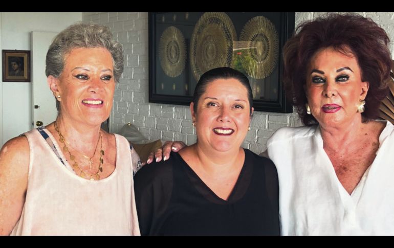 Gladys con sus queridas hija Gladys y hermana Melín.