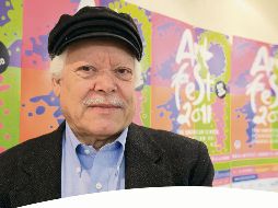 Recuerdo. Foto tomada en 2015 al pintor Javier Arévalo, en la exposición “Las formas se transforman”, en la Galería Vértice.