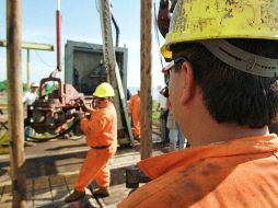 Las cotizaciones del petróleo se derrumbaron en las últimas semanas por una guerra de precios entre Rusia y Arabia Saudita y los temores de un desplome de la demanda a raíz de la pandemia del coronavirus. AFP/Archivo