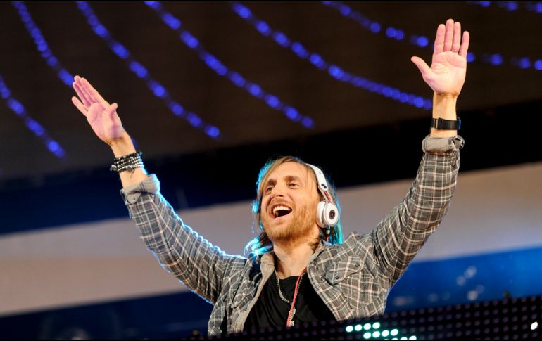 La cita con David Guetta es el próximo sábado 18 de abril a partir de las 18:00 horas en redes sociales. AP / ARCHIVO