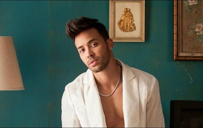 Las mascarillas tendrán impresas una corona y el nombre de la última gira de Prince Royce, 