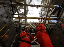 Las firmas se habrían beneficiado con 30 millones de barriles que les dejaron ganancias por 300 millones de dólares al revenderlos.EFE/ARCHIVO