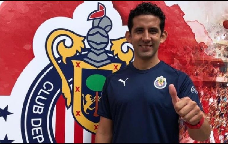 Tras la sorpresa en el cese de Ramón Villa Zevallos de la dirección técnica de Chivas femenil por no coincidir con las políticas de la institución, la gerente Nelly Simón tras analizar las opciones, se decantó por Édgar Mejía, un estratega de casa. TWITTER / @ChivasFemenil