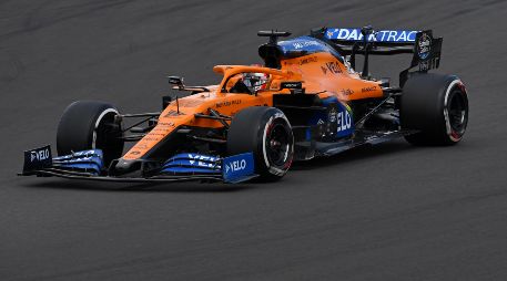 El británico acudió a la sede en Woking para contar con un asiento a su medida, aunque no firmará contrato en firme hasta que no se requieran sus servicios. AFP / ARCHIVO